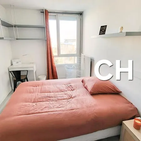 Privee Dans Partage - - Tram A - Wifi - Ref A1 Проживание в семье