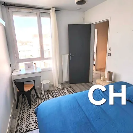 Privee Dans Partage - - Tram A - Wifi - Ref A1 Проживание в семье