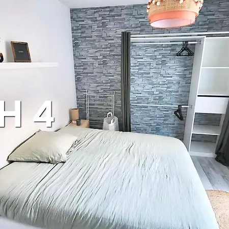 Проживание в семье Privee Dans Partage - - Tram A - Wifi - Ref A1